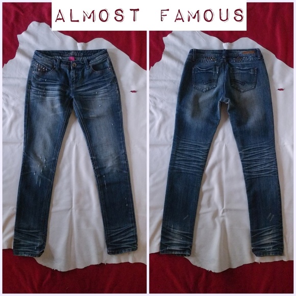 Almost Famous Denim - Distressed Jeans 🔸lookin good🔸